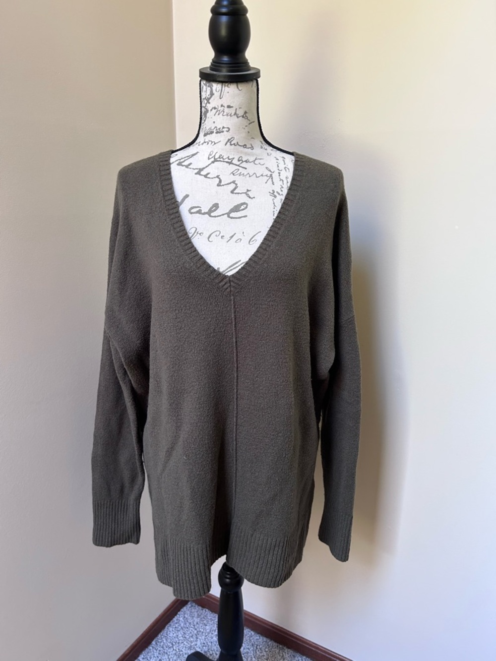 Chelsea28 Olive Knit V-Neck Sweater